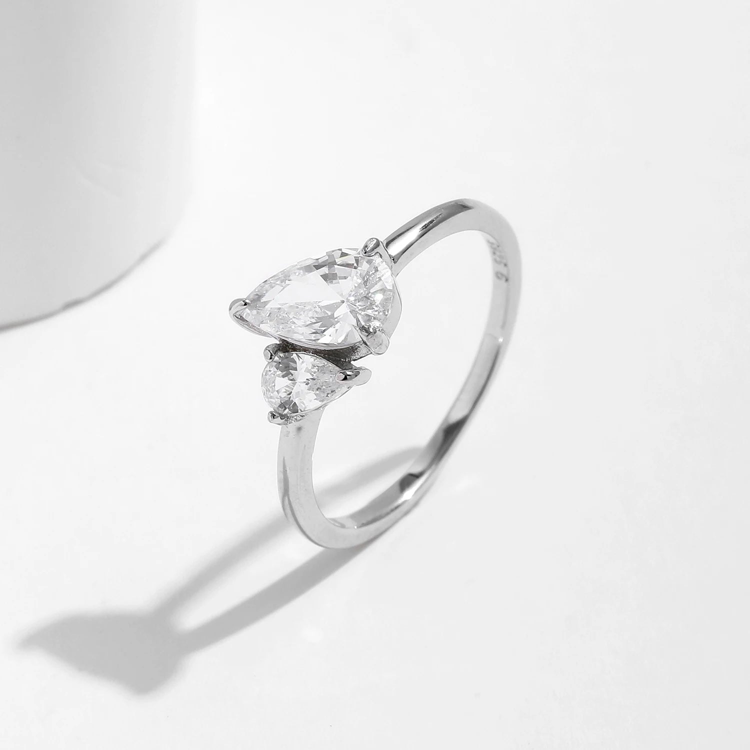 Aurelia Waterdrop Ring